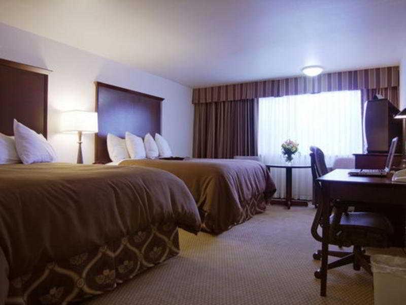 Отель Ramada By Wyndham Tukwila Southcenter Номер фото
